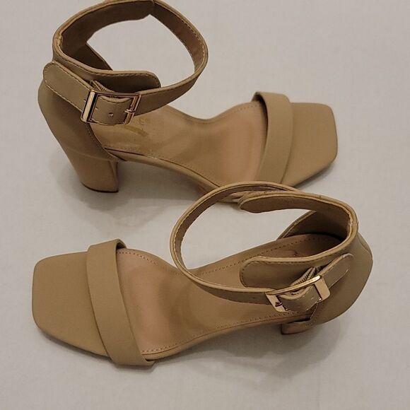 BRAND NEW GLAZE PLATFORM BLOCK HEEL OPEN-TOE SANDAL - Picture 7 of 16